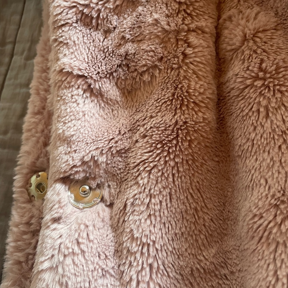 Fluffy Jacket - Picture 7 of 7